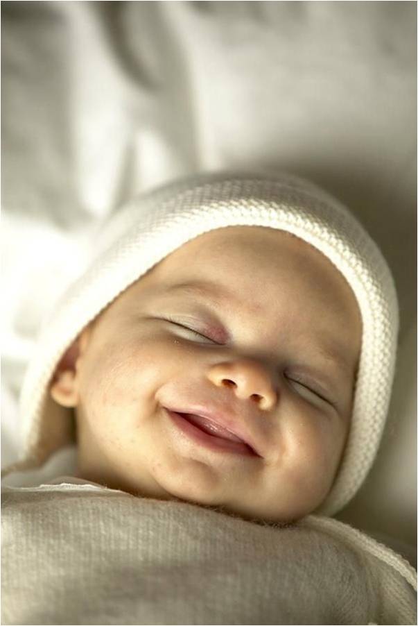 Бебетата притежават вътрешната усмивка в най-естествен вид