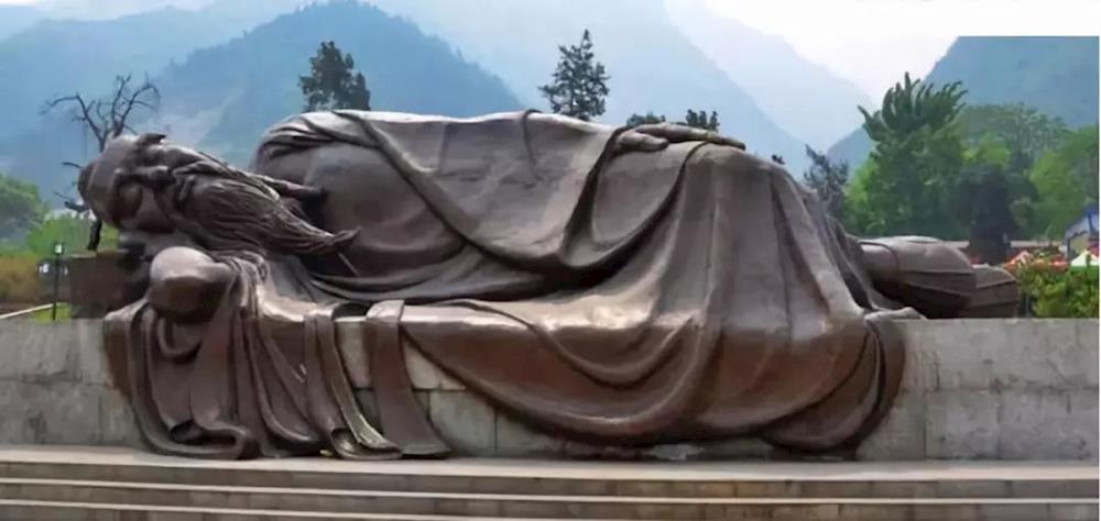 Статуя на спящия Чън Туан